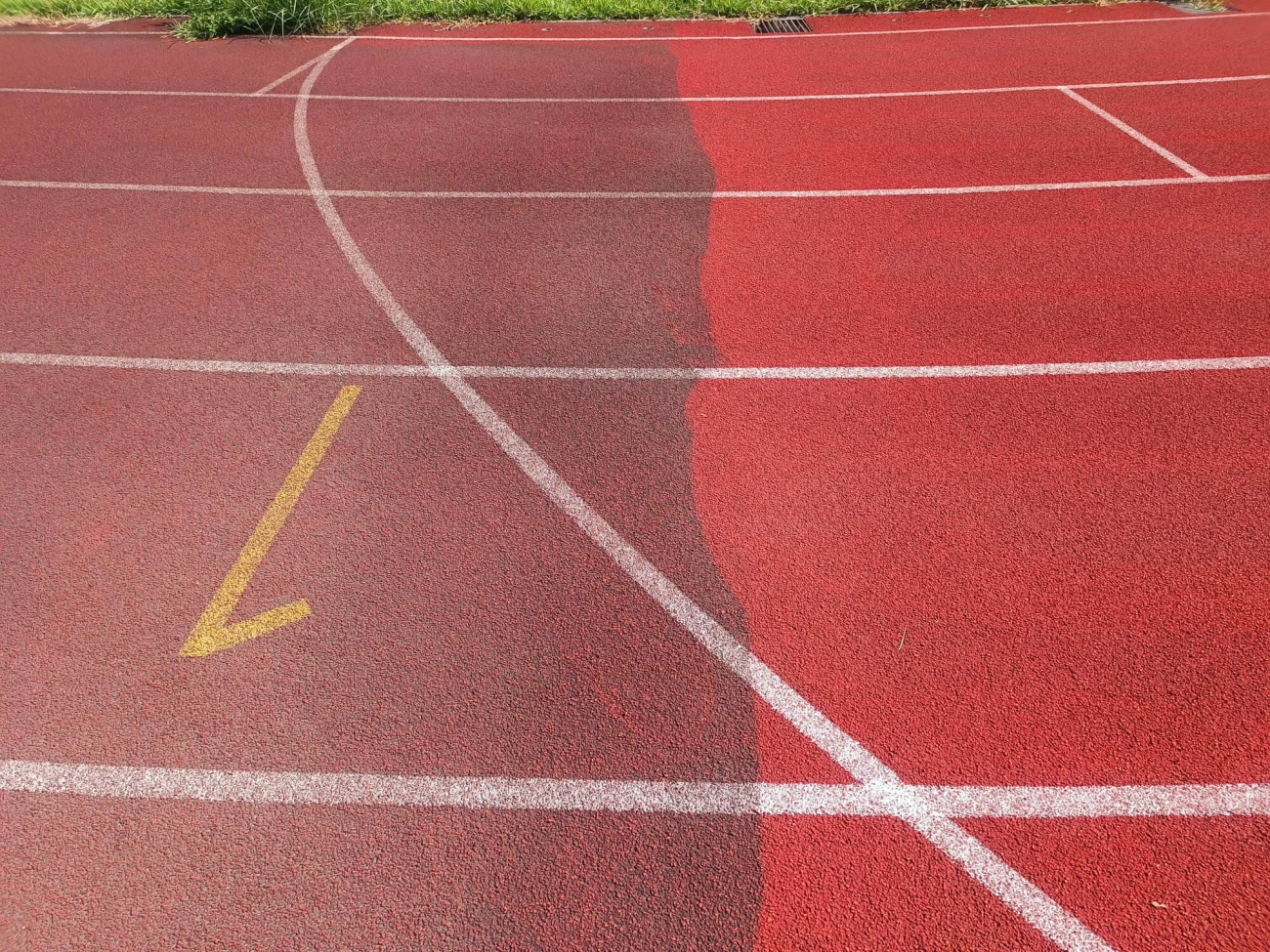 校園跑道高壓清洗_施工中_清洗前後對照