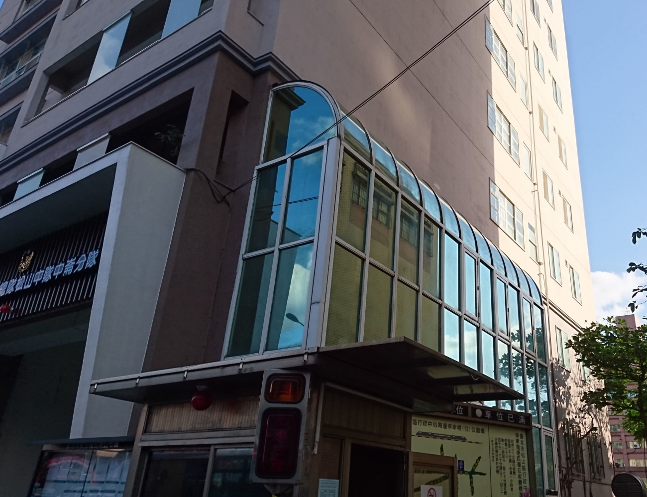 玻璃帷幕清洗駐點清洗